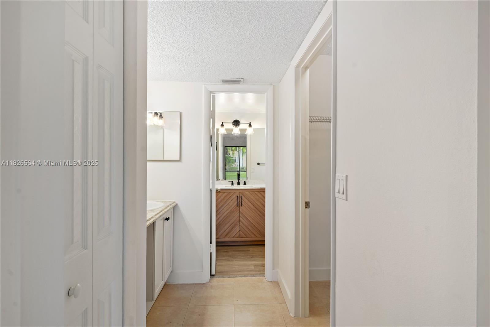 1160 Washington Cir 1160f Property Photo 11