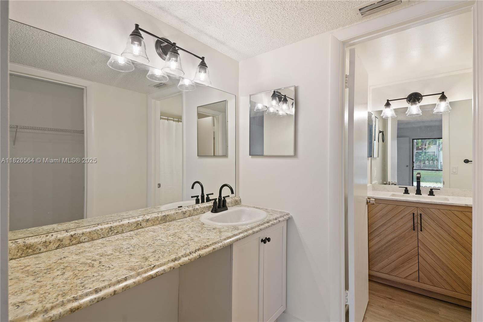 1160 Washington Cir 1160f Property Photo 14