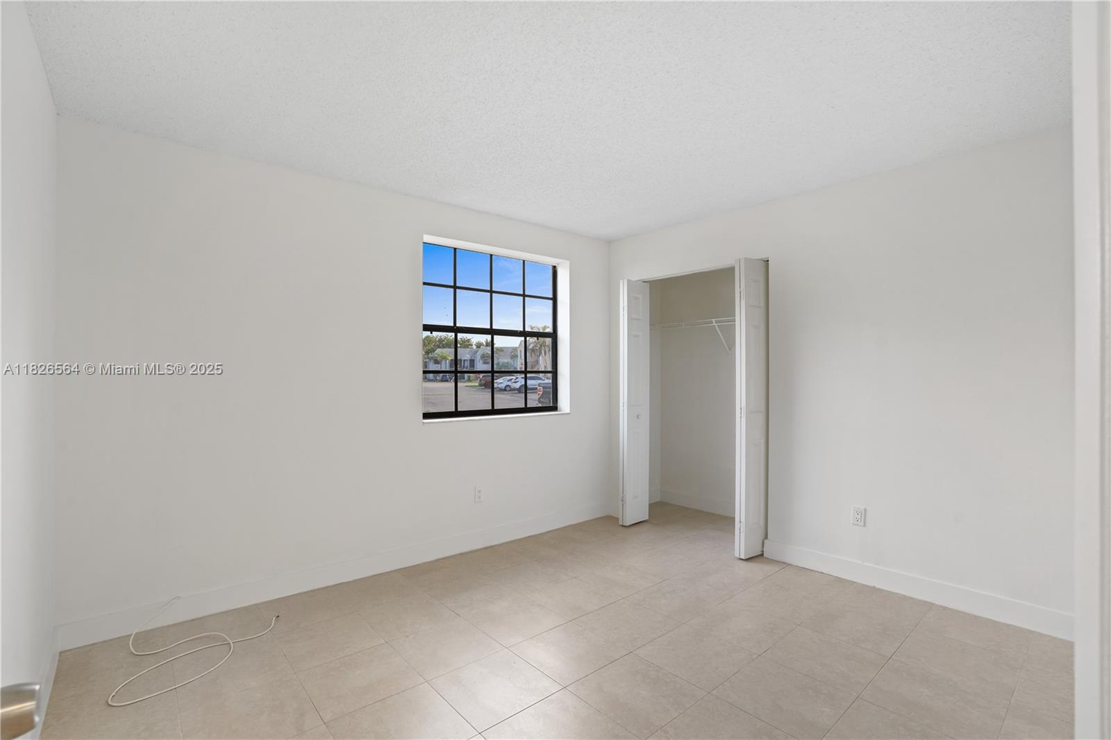 1160 Washington Cir 1160f Property Photo 16
