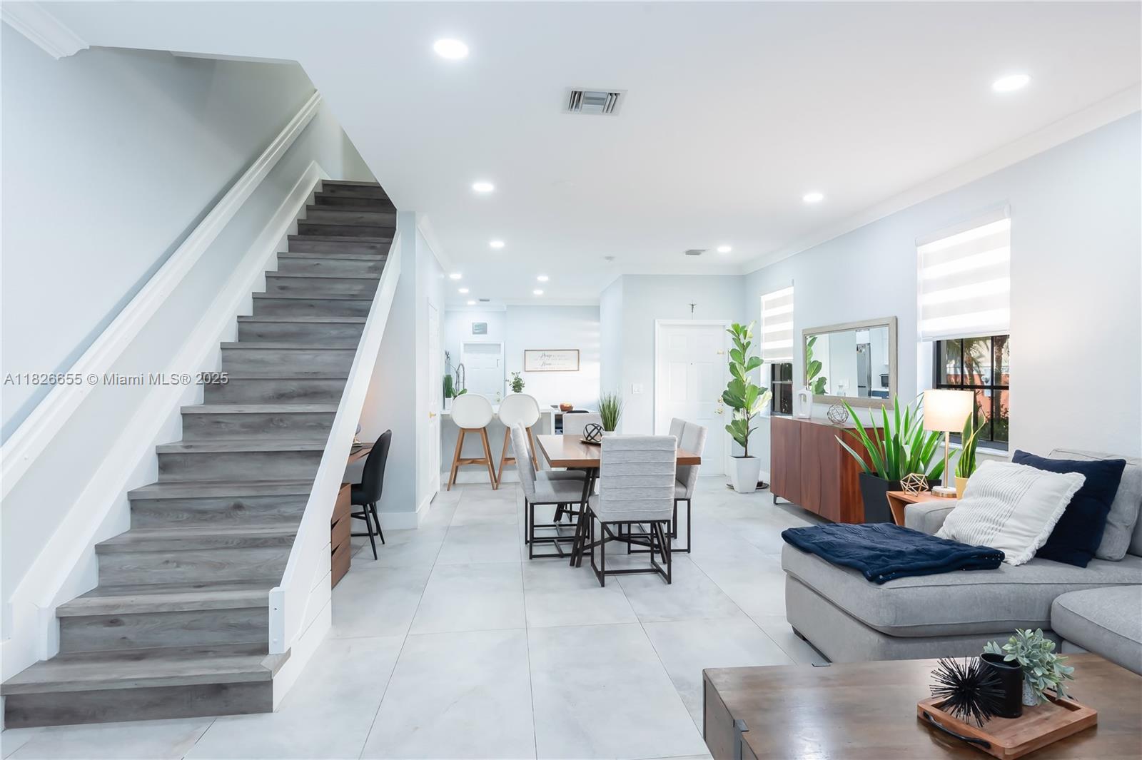 3891 Tree Top Dr Property Photo 1