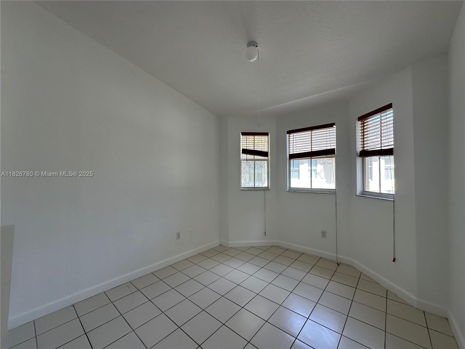 1651 Se 28th Ct 203 Property Photo 6