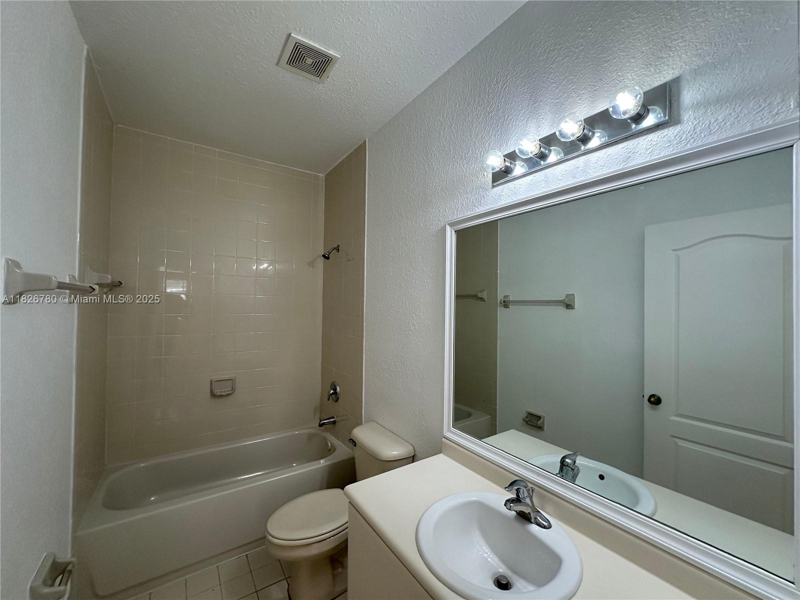1651 Se 28th Ct 203 Property Photo 10