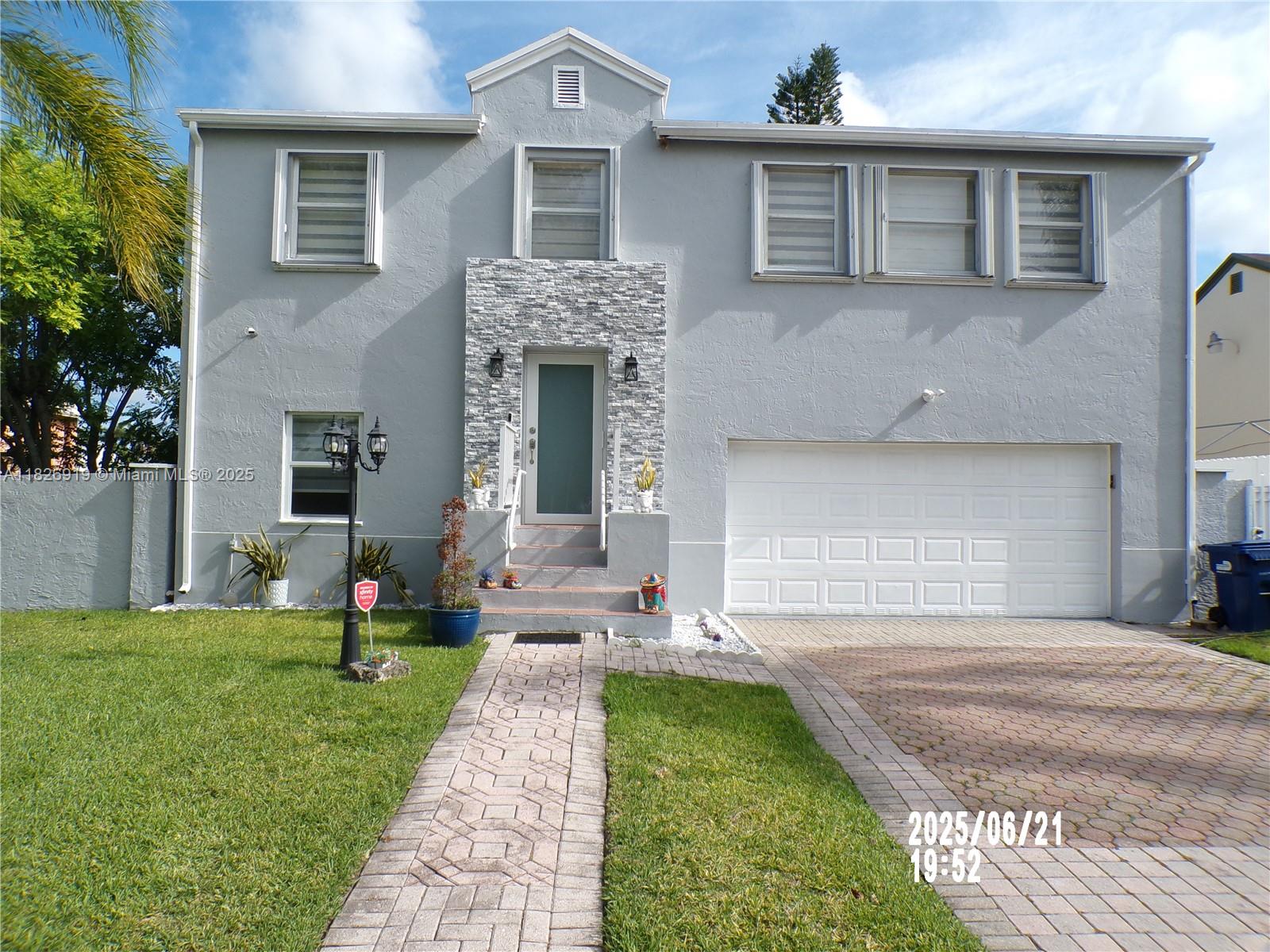 11900 Sw 272nd Ter Property Photo 1