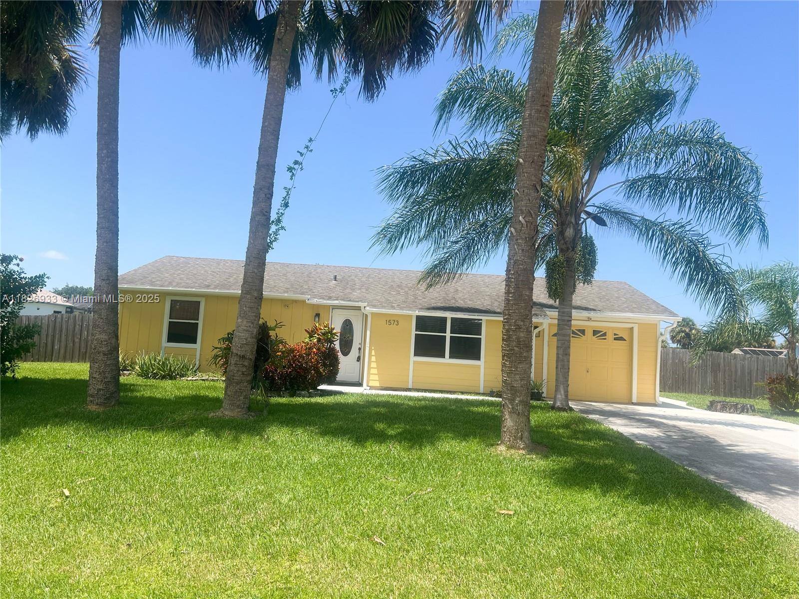 1573 SW Lexington