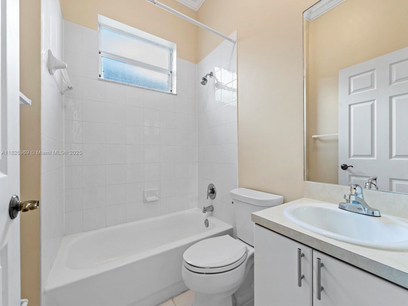 2405 Se 4th Pl Property Photo 12