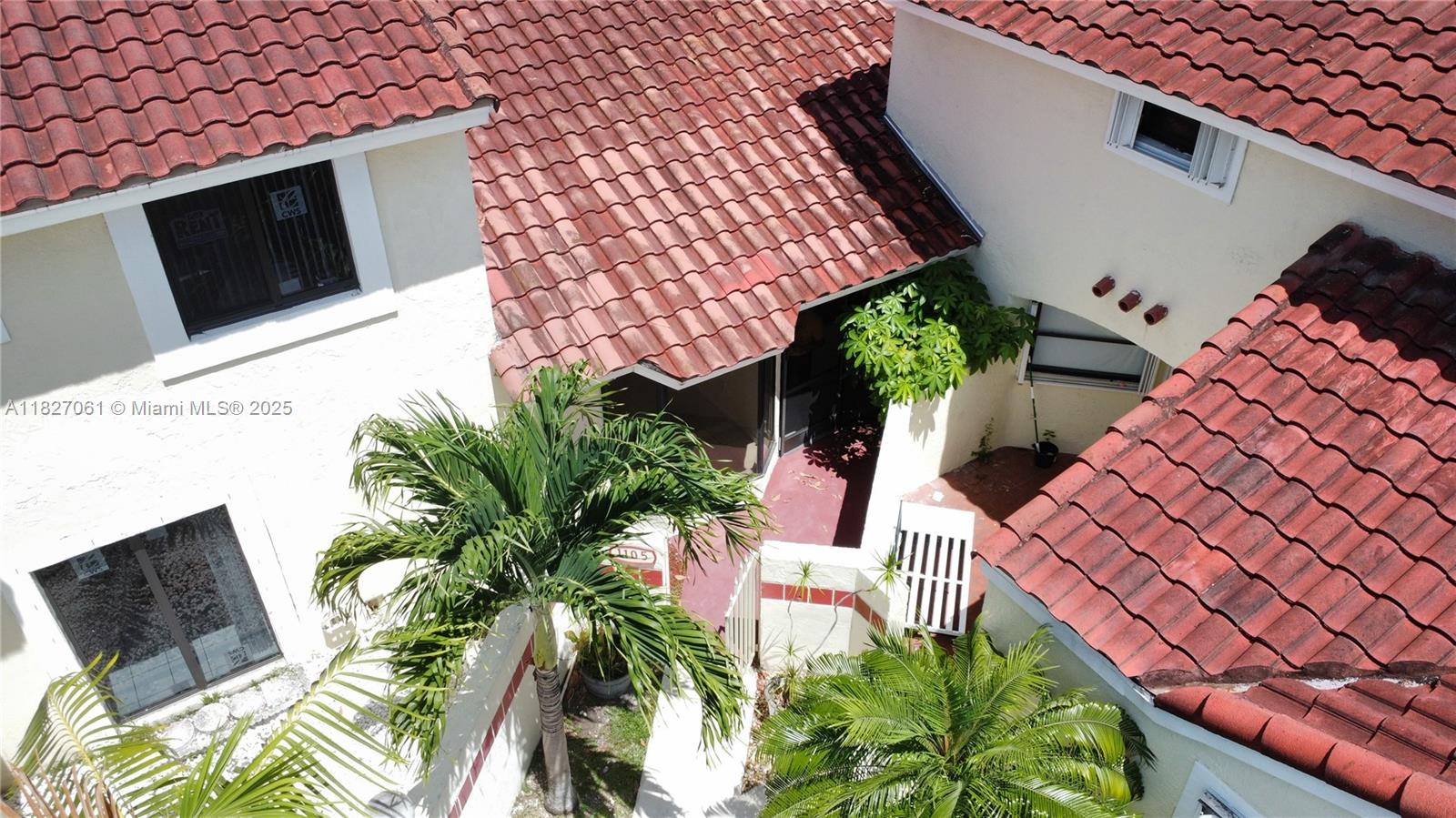 1105 San Remo Cir Property Photo 3