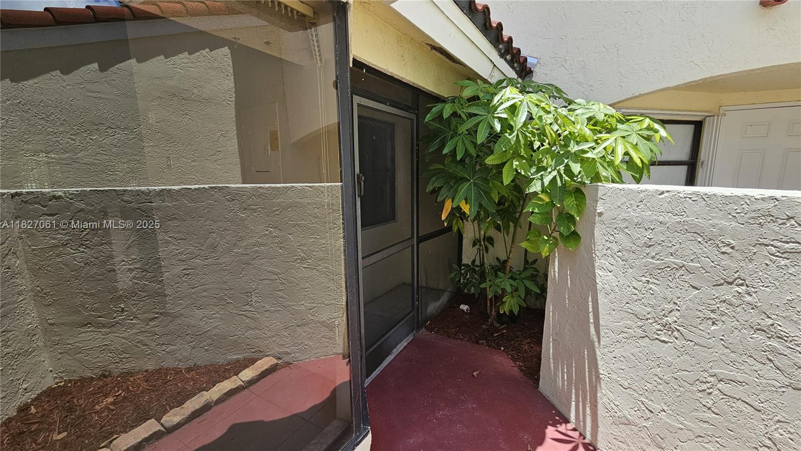 1105 San Remo Cir Property Photo 14