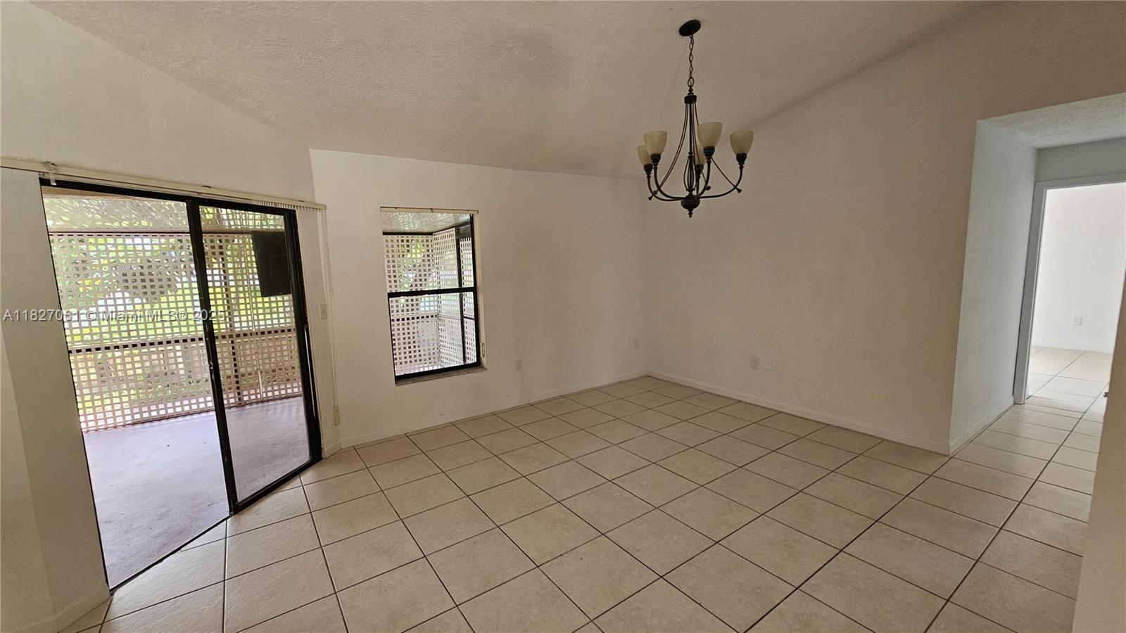 1105 San Remo Cir Property Photo 23