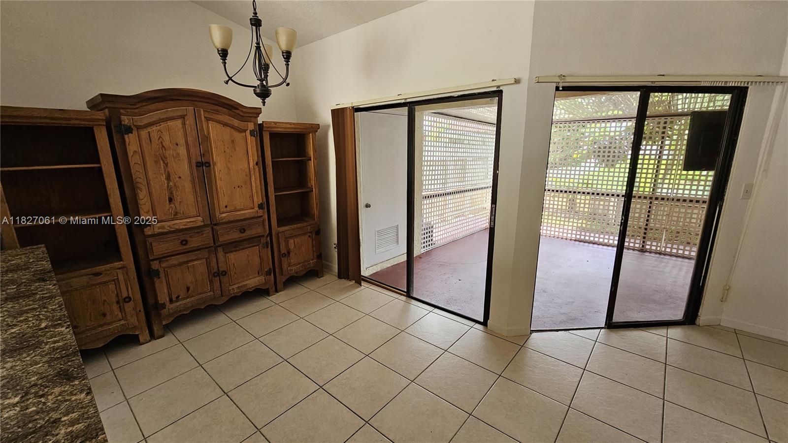 1105 San Remo Cir Property Photo 24