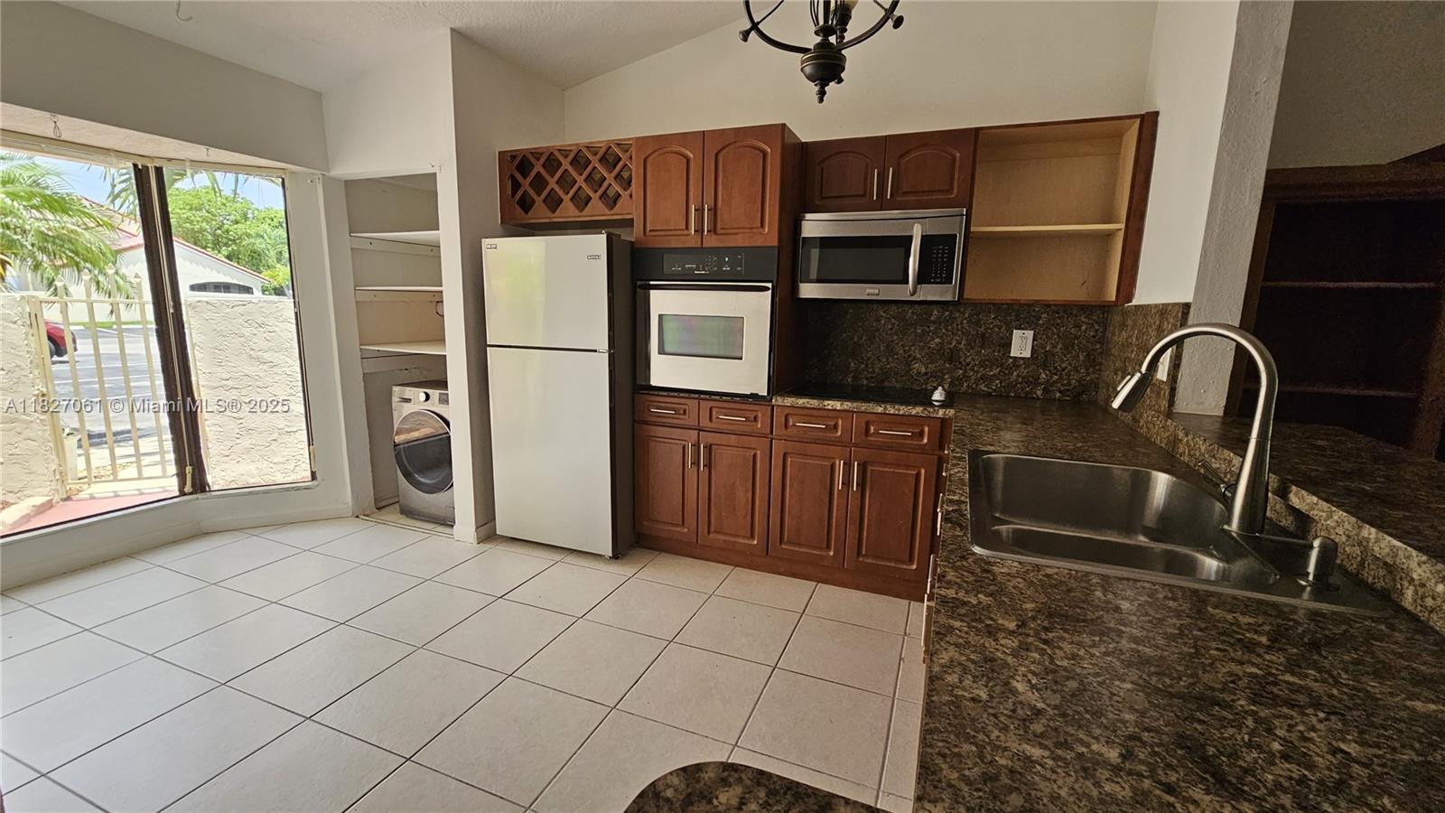 1105 San Remo Cir Property Photo 29