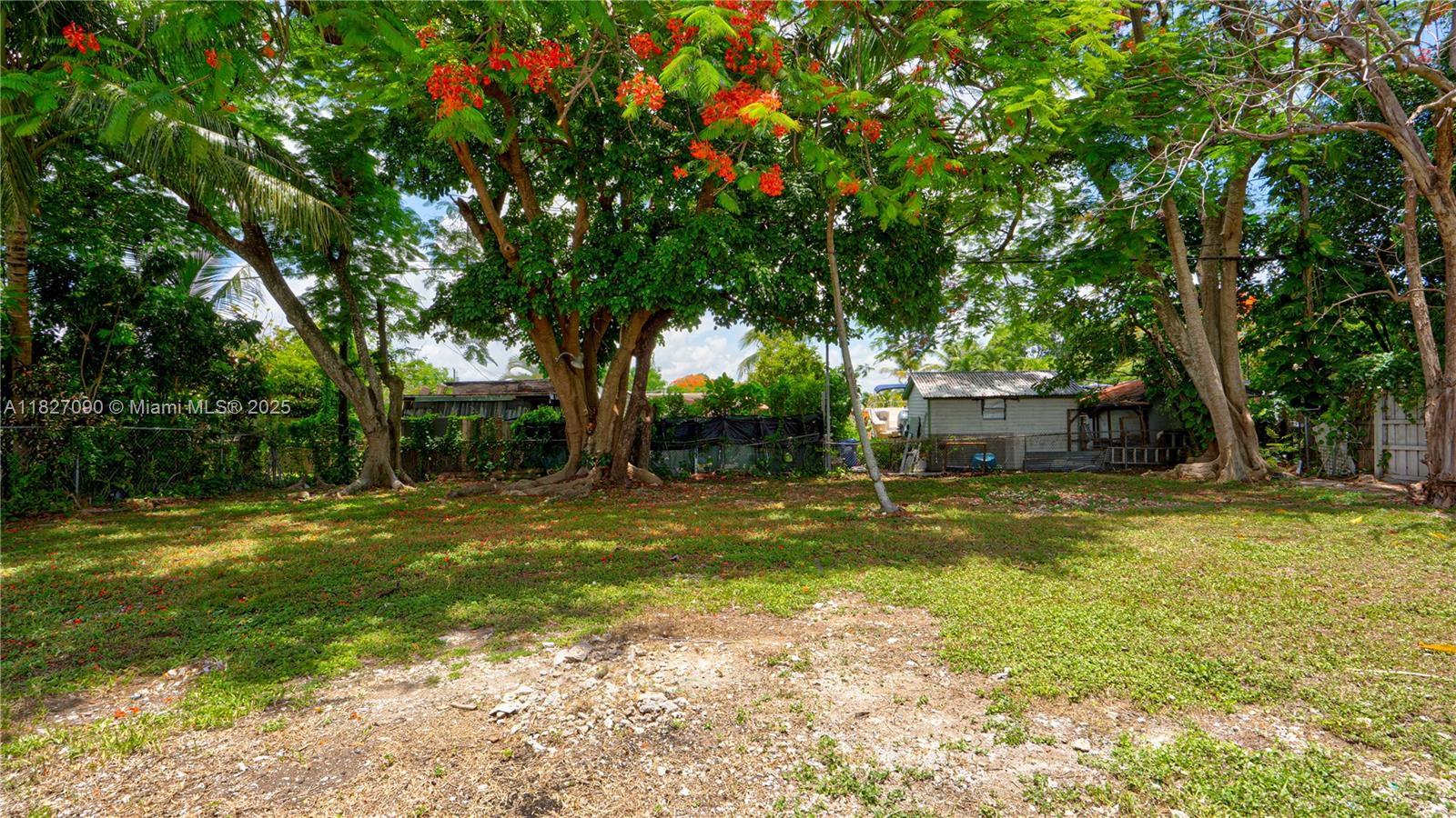 15459 Hayes Ln Property Photo 7