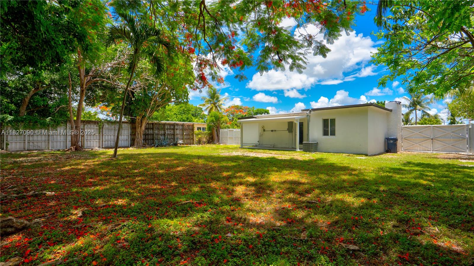 15459 Hayes Ln Property Photo 10