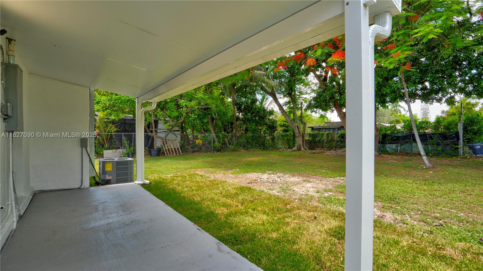 15459 Hayes Ln Property Photo 13