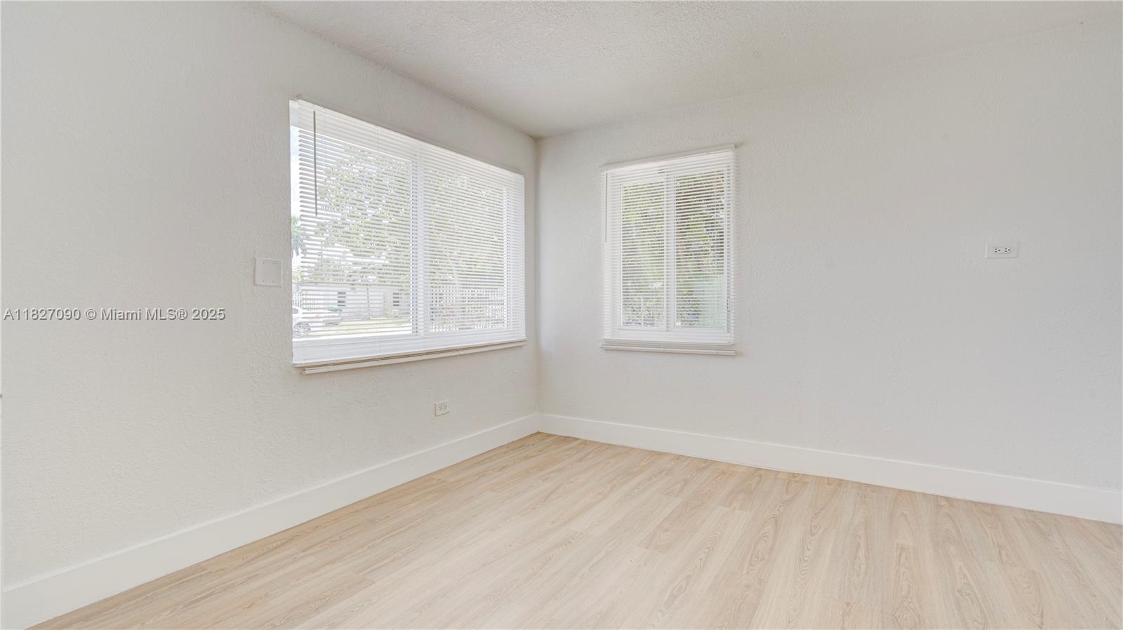 15459 Hayes Ln Property Photo 24