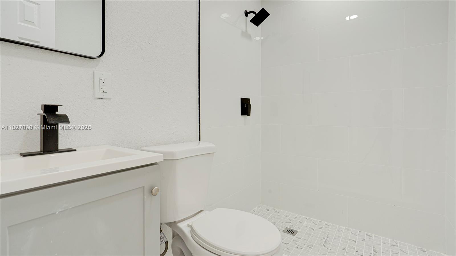 15459 Hayes Ln Property Photo 27