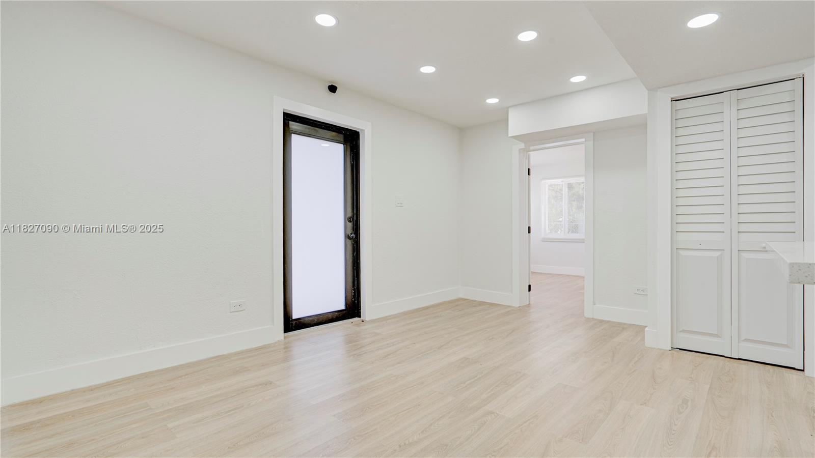 15459 Hayes Ln Property Photo 29