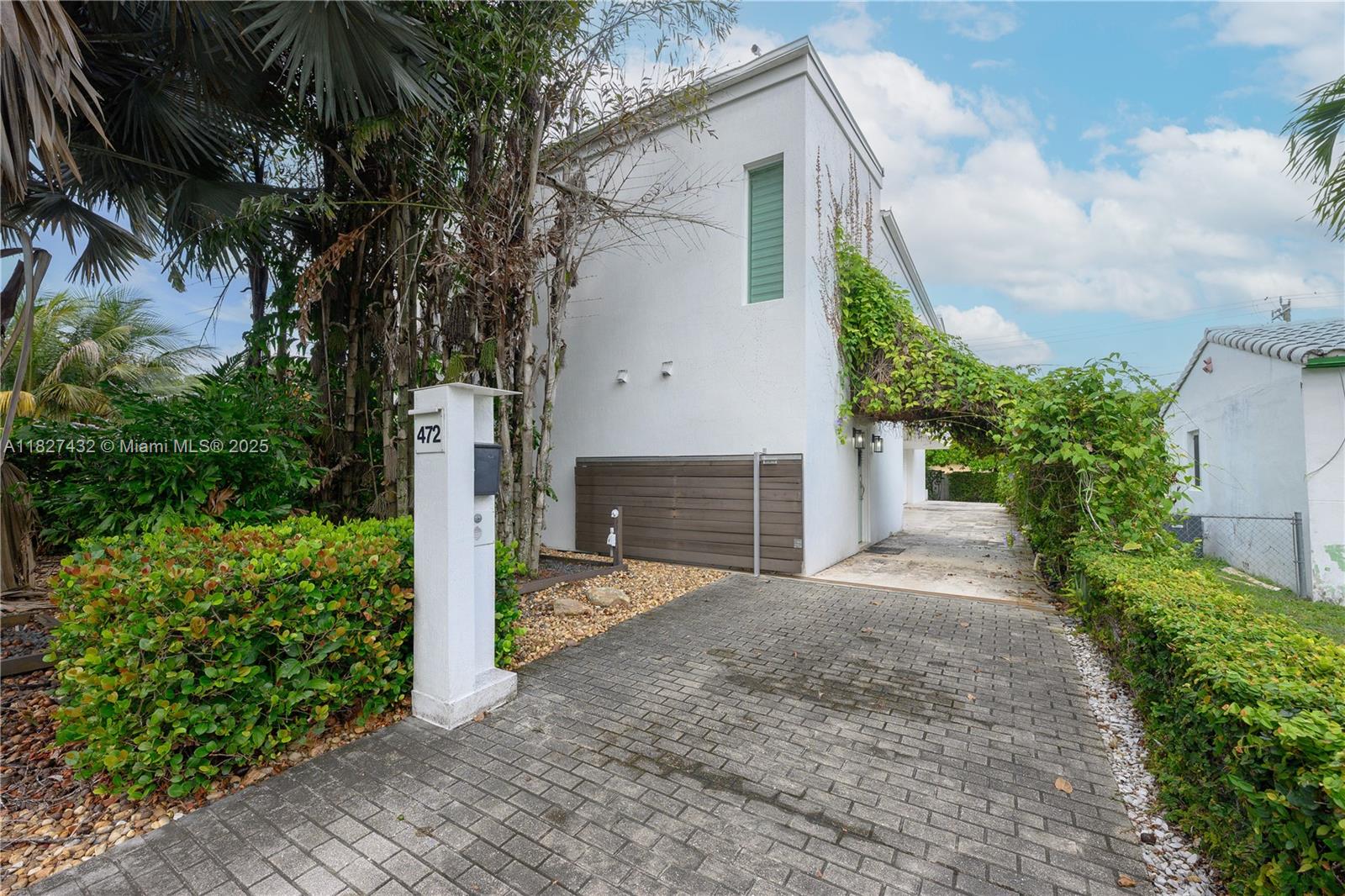 472 Minola Dr 472 Property Photo 1