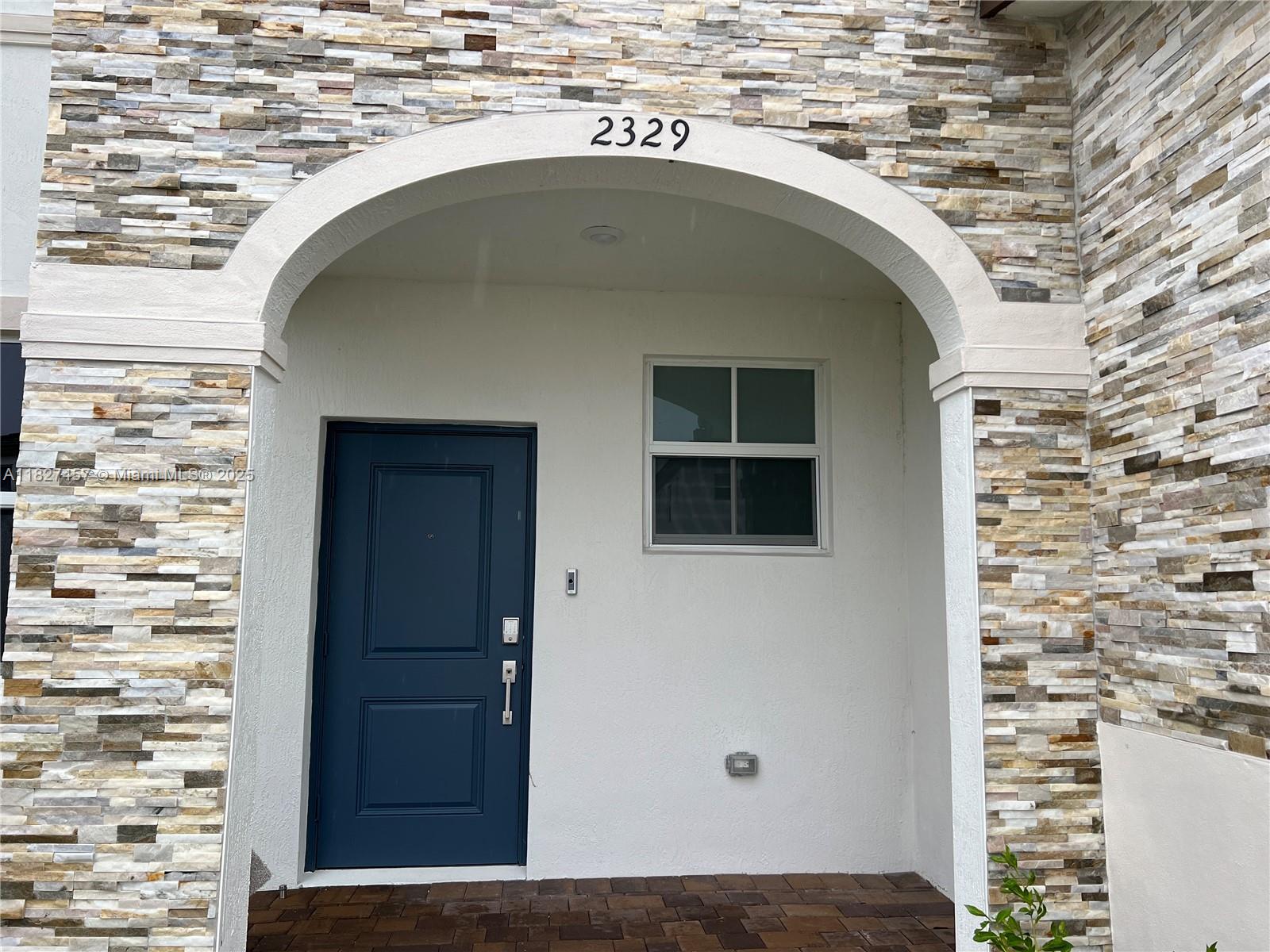 2329 Nw 122nd Ter . Property Photo 5