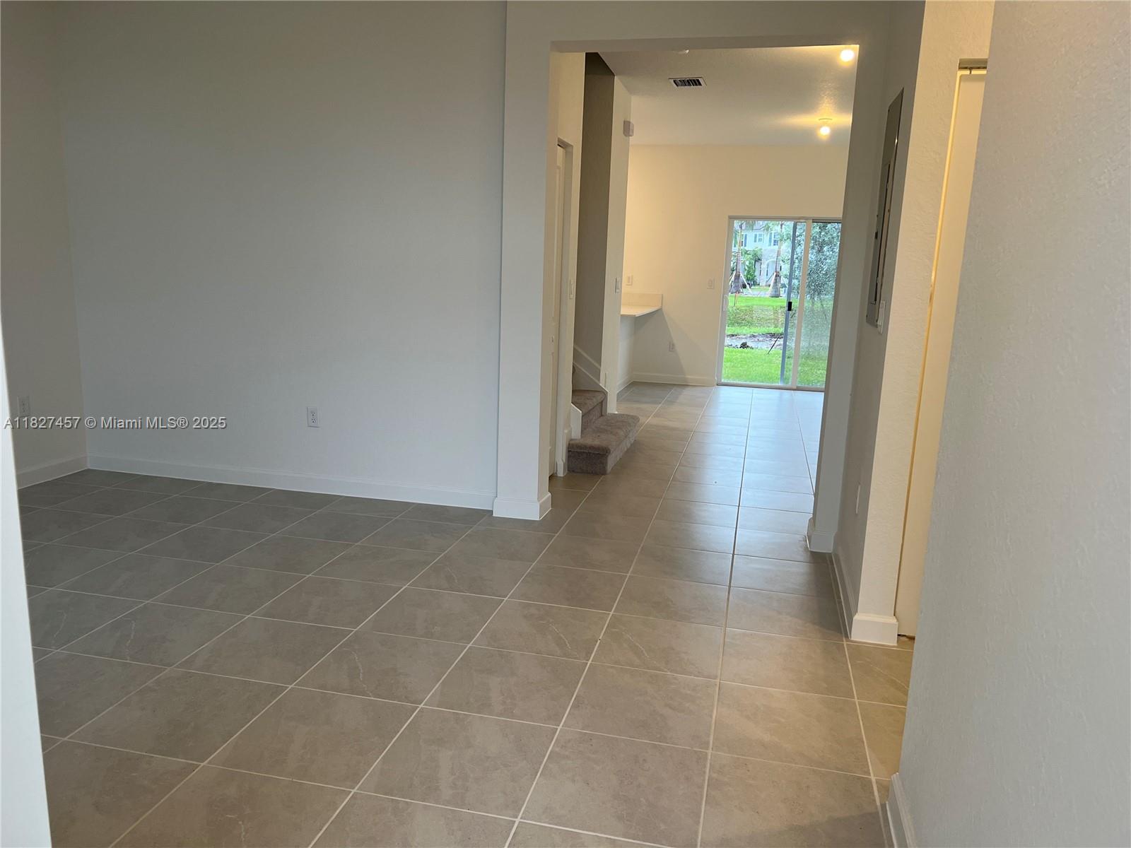 2329 Nw 122nd Ter . Property Photo 6