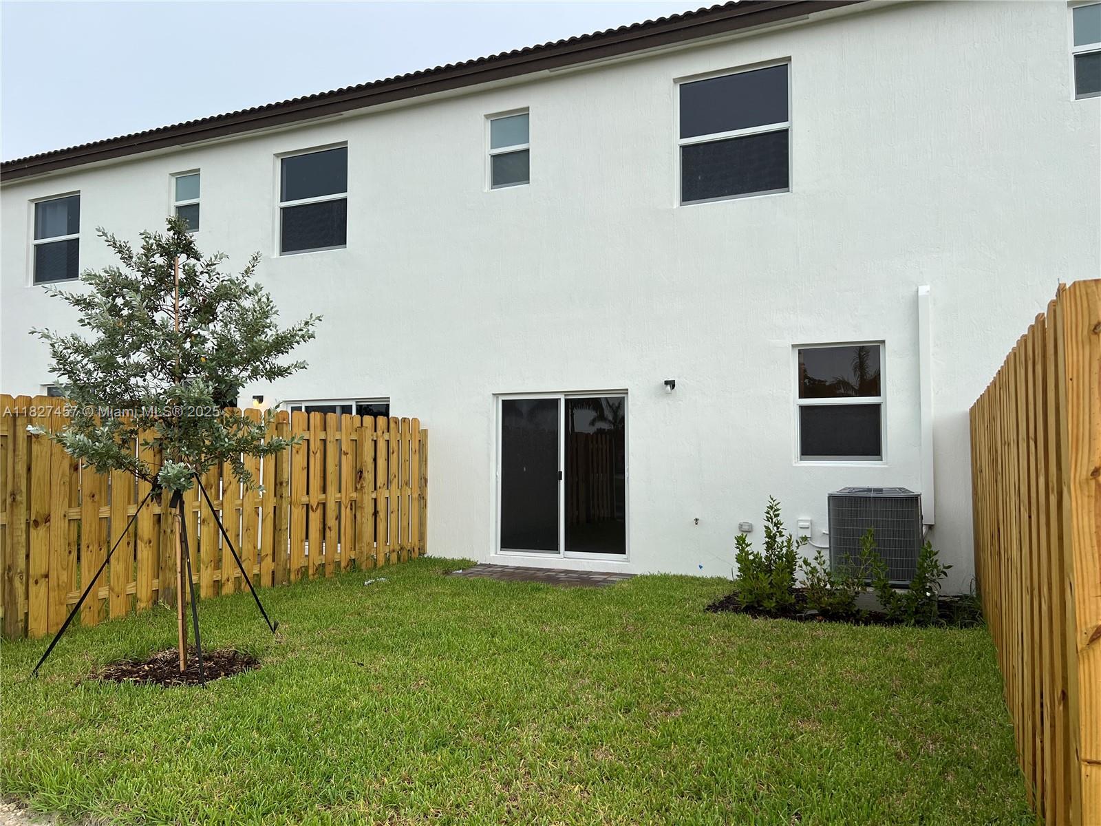 2329 Nw 122nd Ter . Property Photo 52