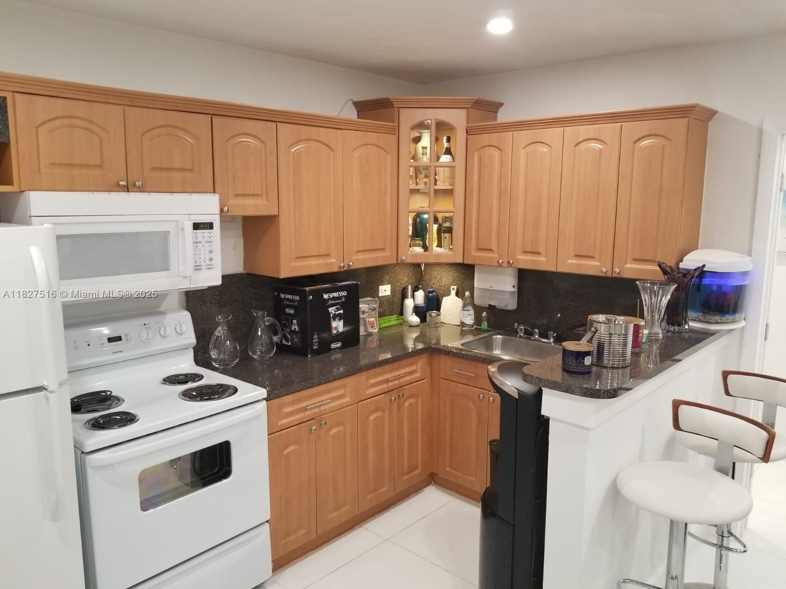 3071 Sw 27th Ave 18 Property Photo 1