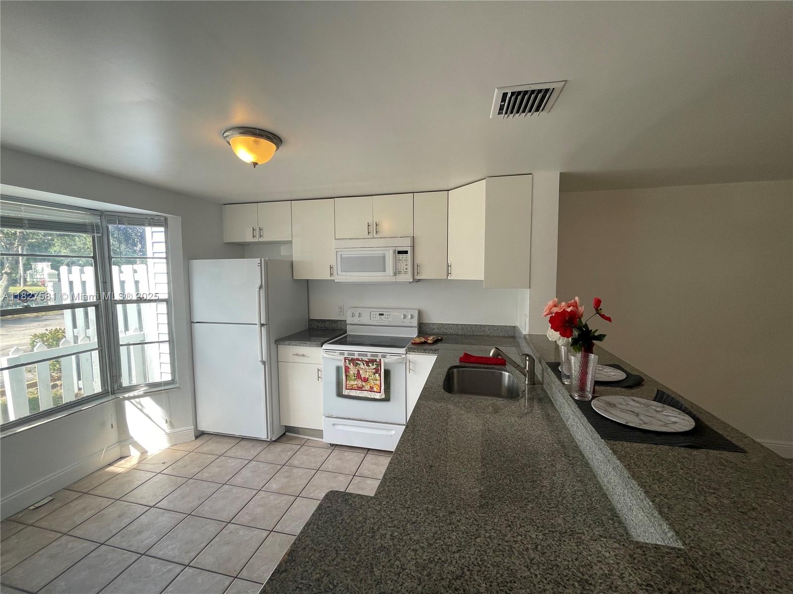 23 Sw 3rd St Property Photo 1