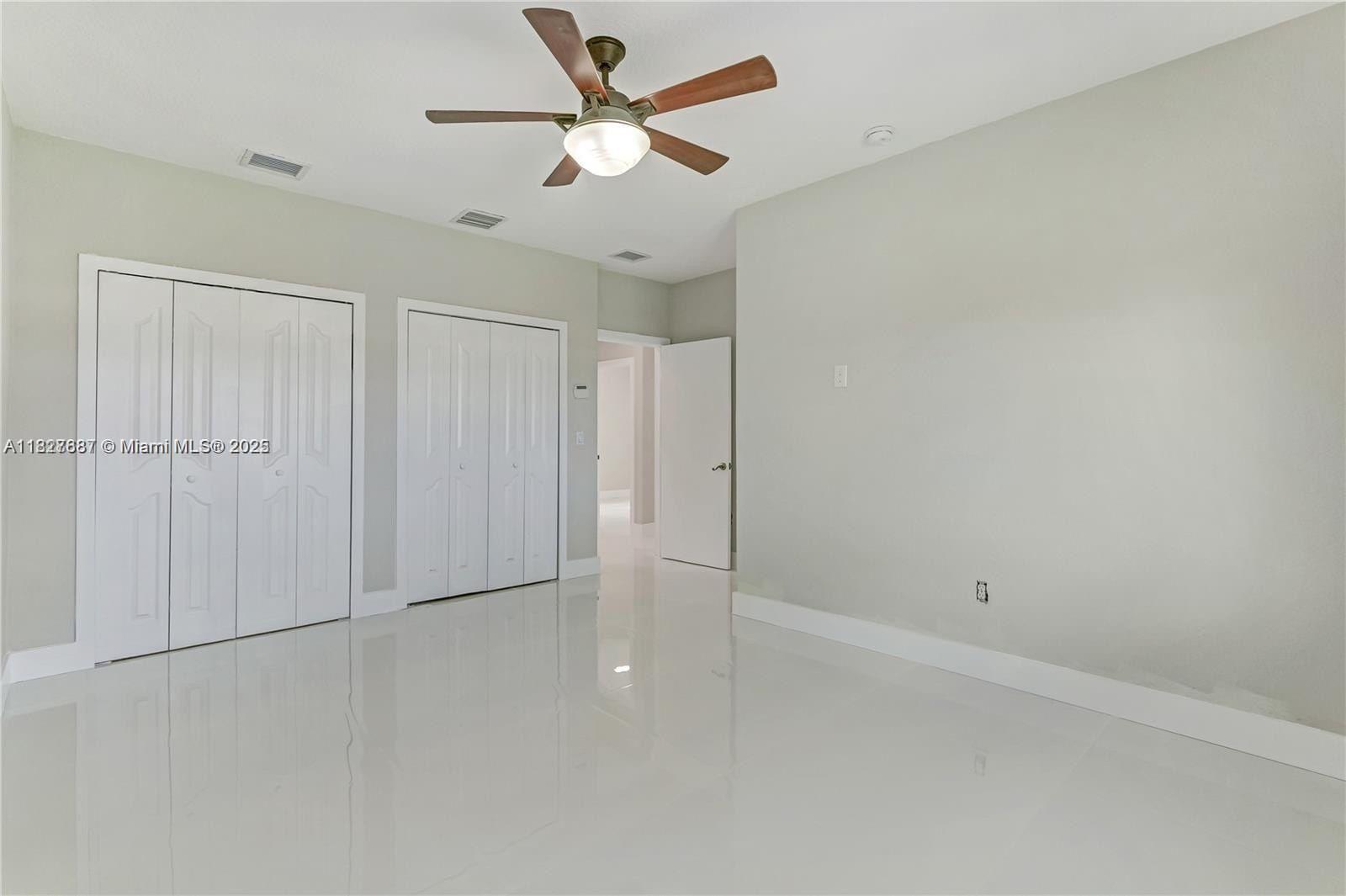 709 Se 14th Pl Property Photo 10