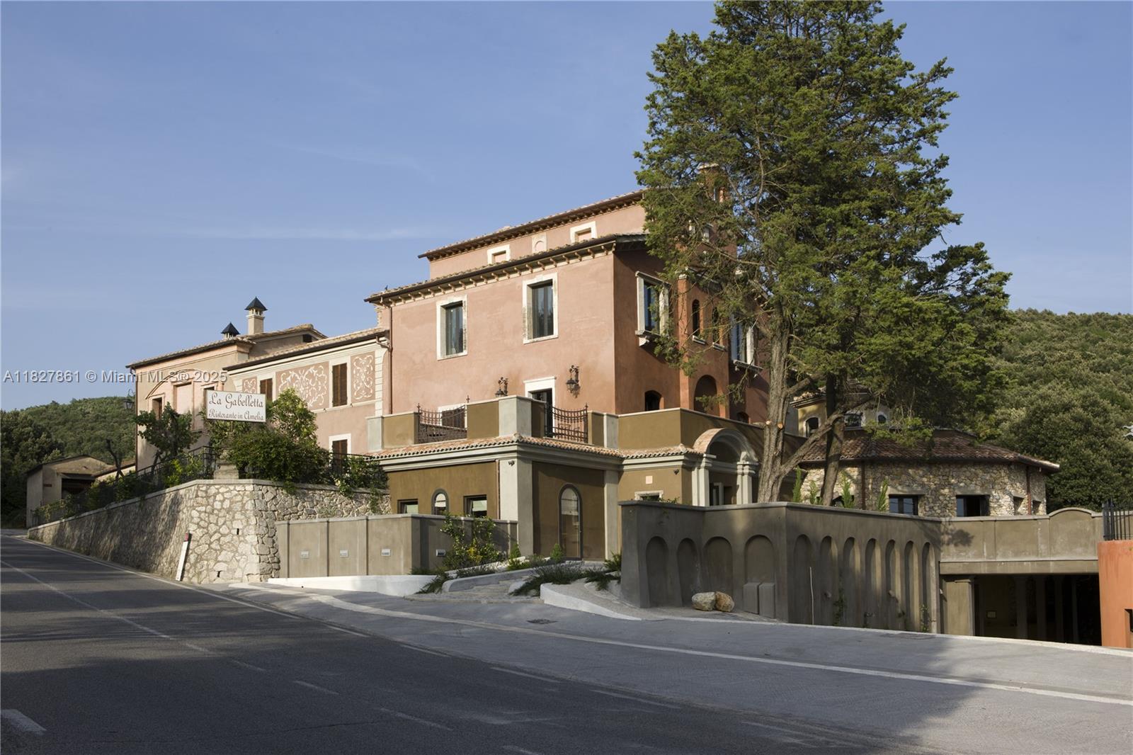 Hotel For Sale Umbria Italy Property Photo 4