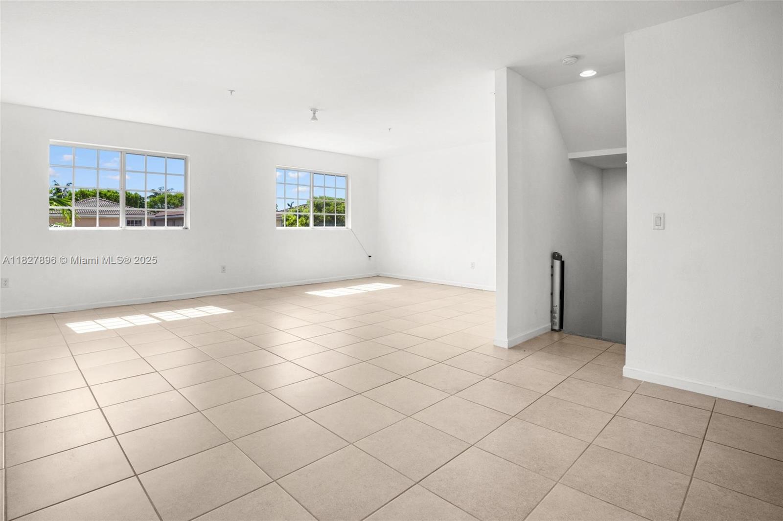 27503 Sw 139th Psge # Property Photo 8