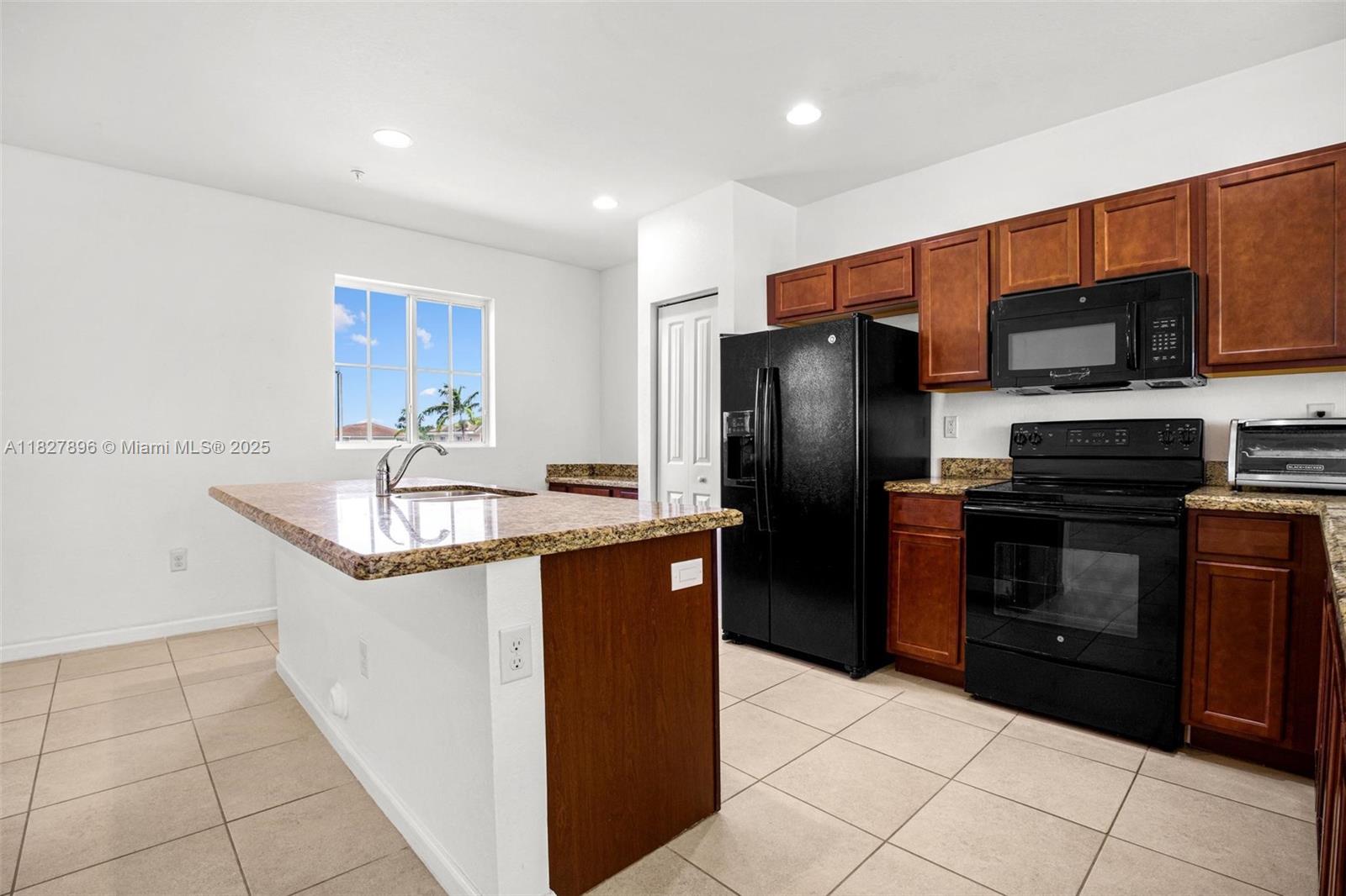 27503 Sw 139th Psge # Property Photo 15