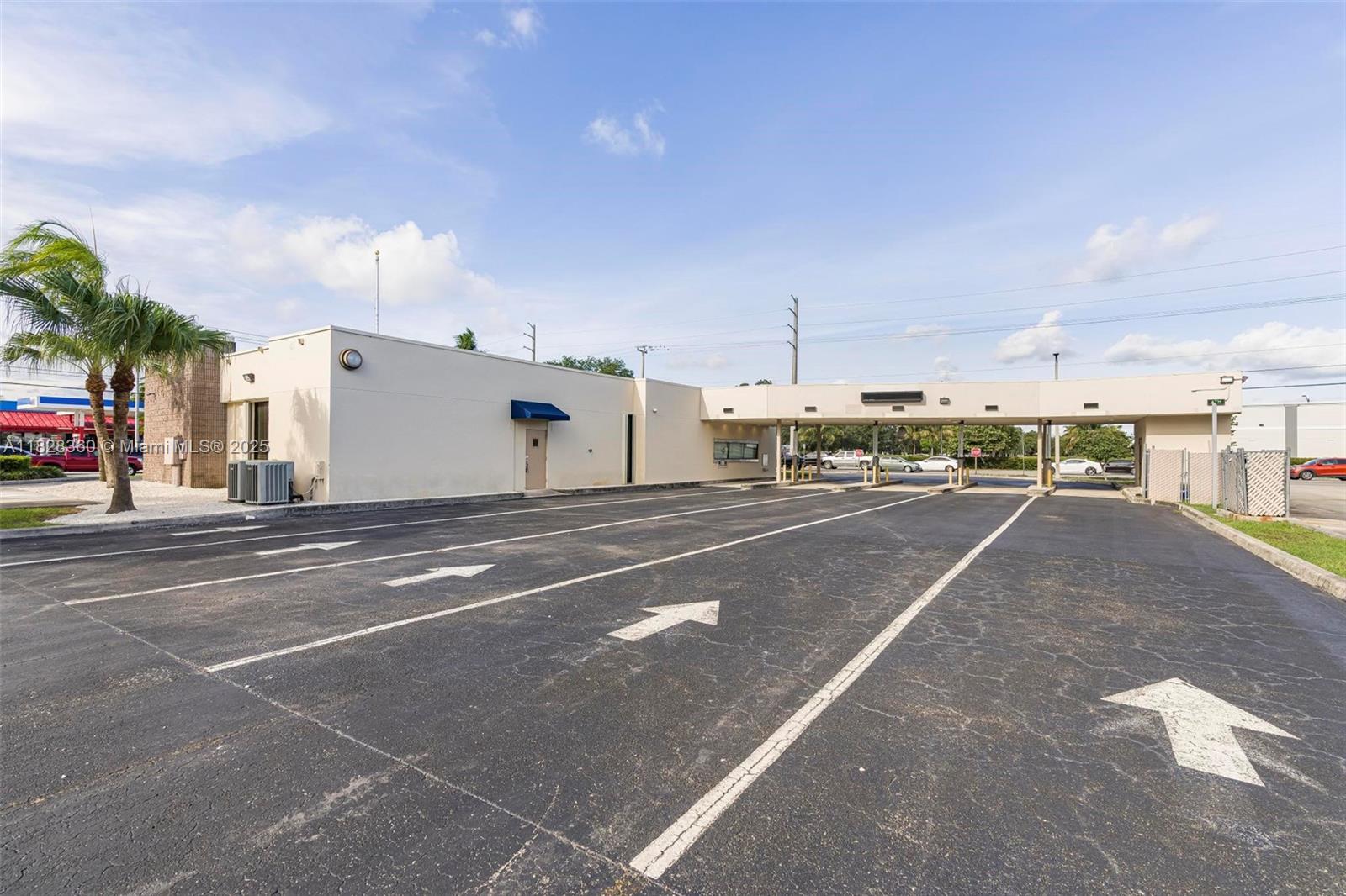 1750 Ne 8th St Property Photo 8