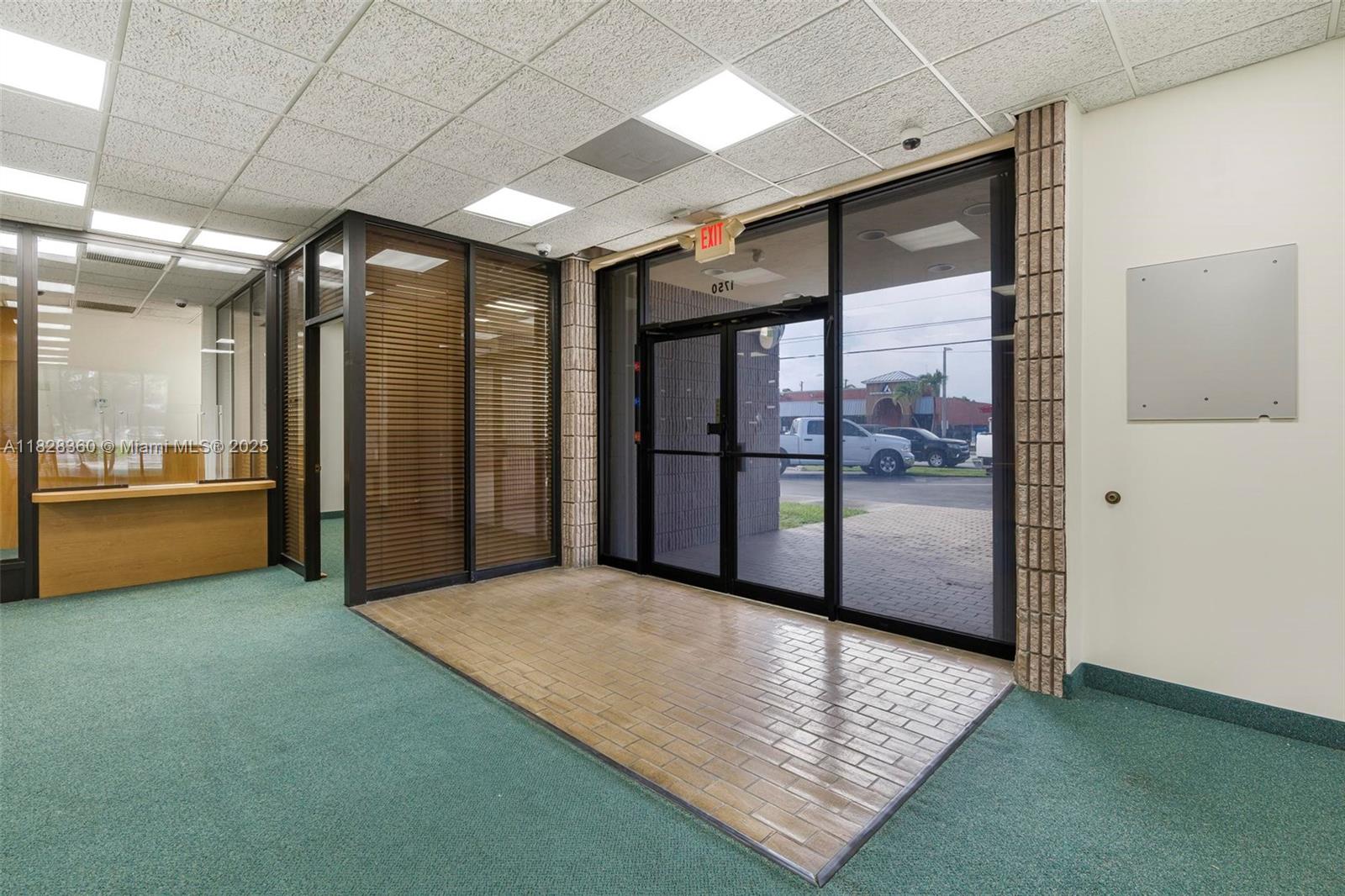 1750 Ne 8th St Property Photo 11