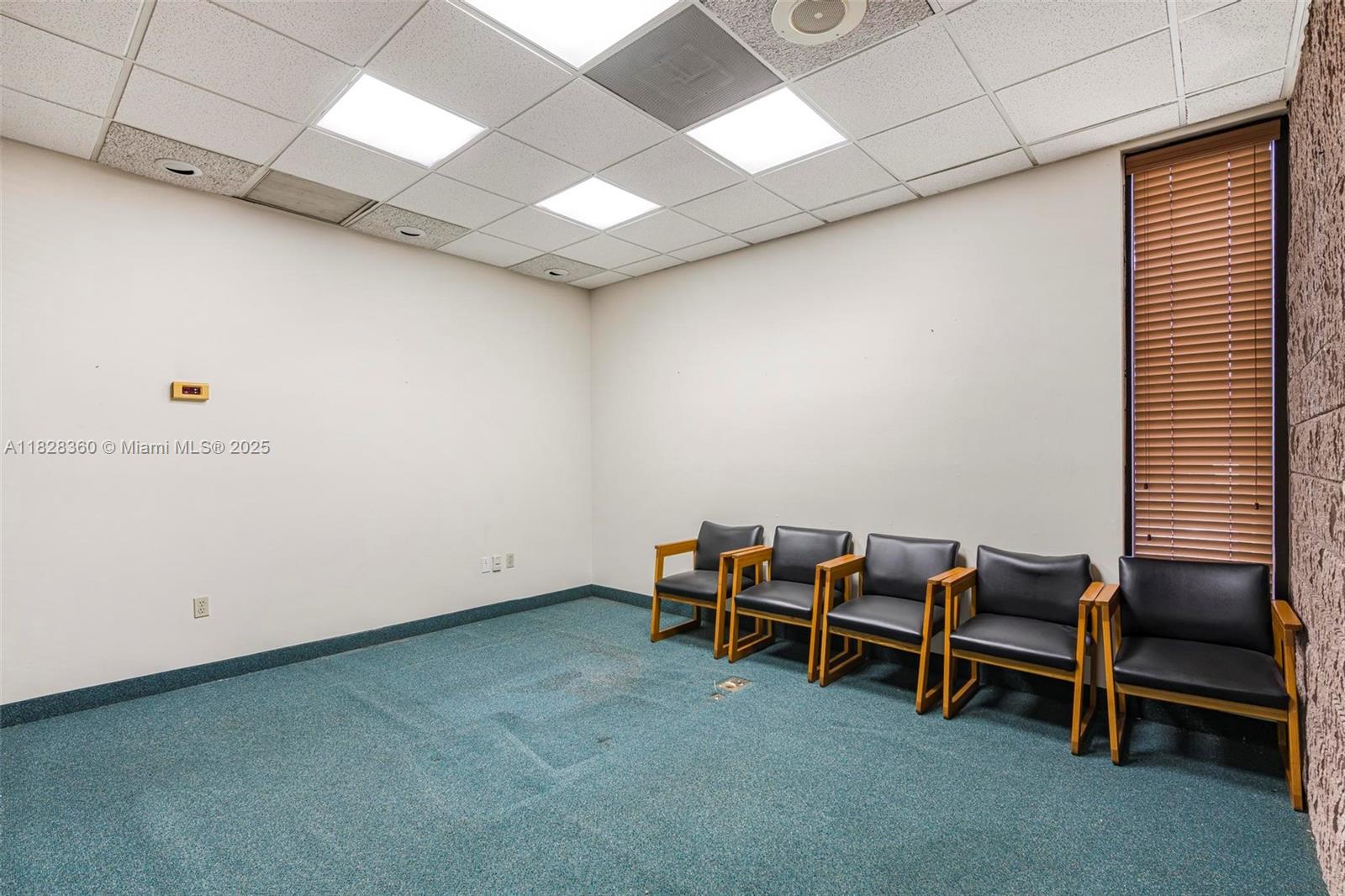 1750 Ne 8th St Property Photo 17