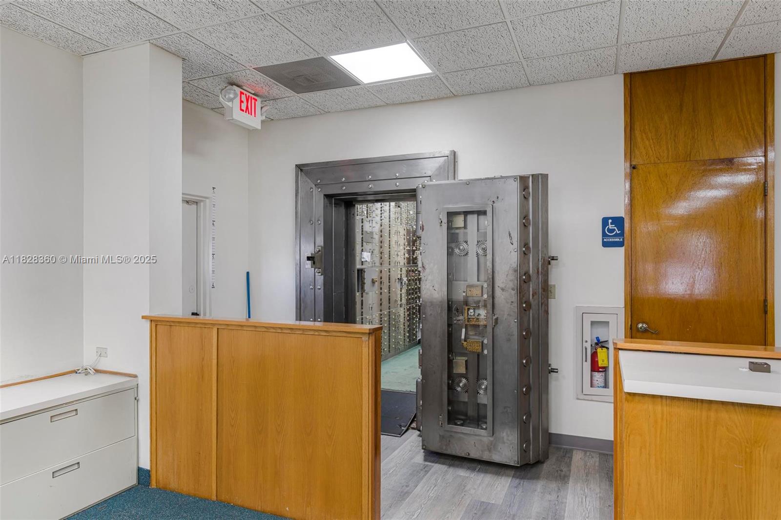 1750 Ne 8th St Property Photo 24