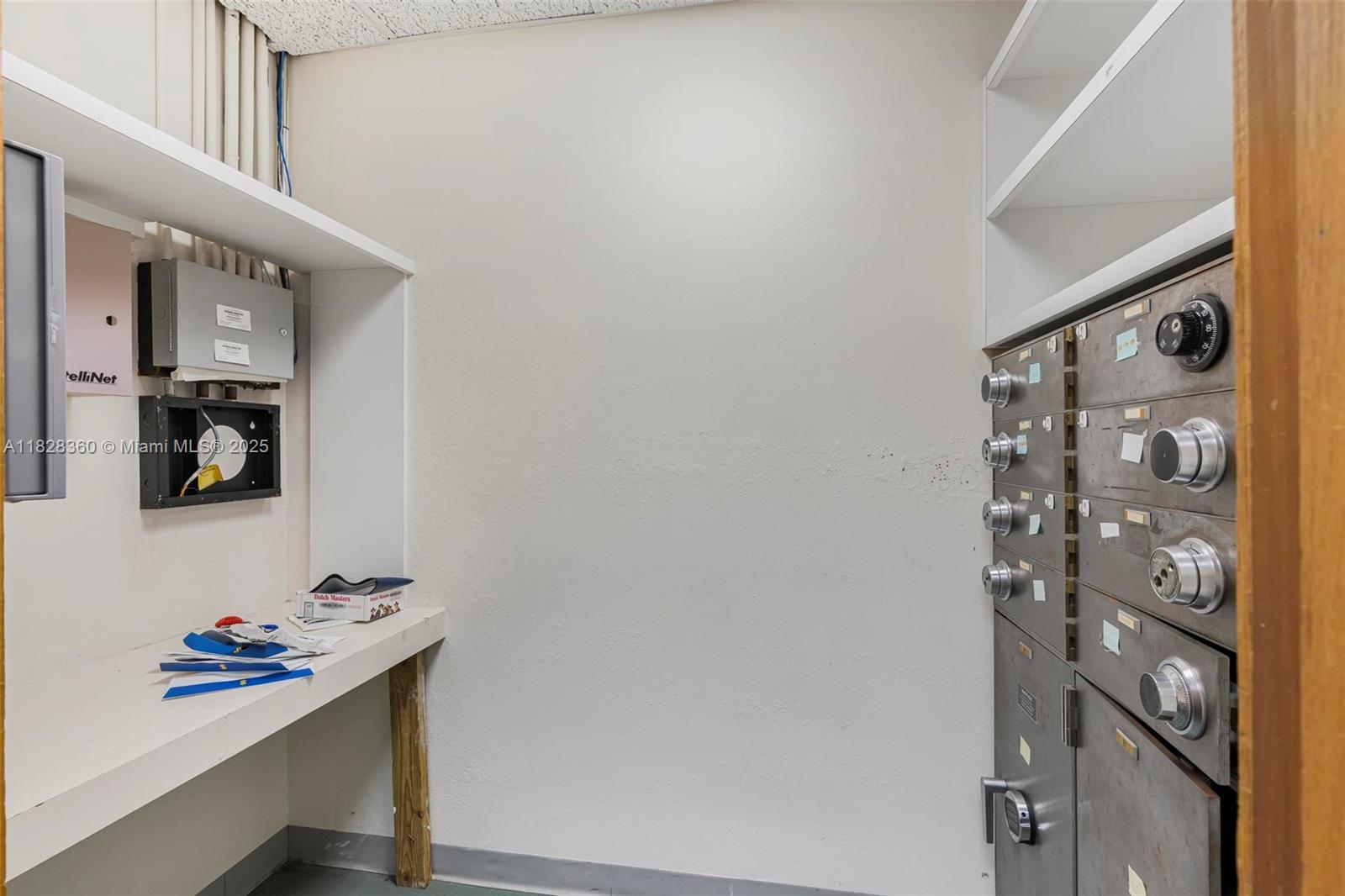 1750 Ne 8th St Property Photo 28