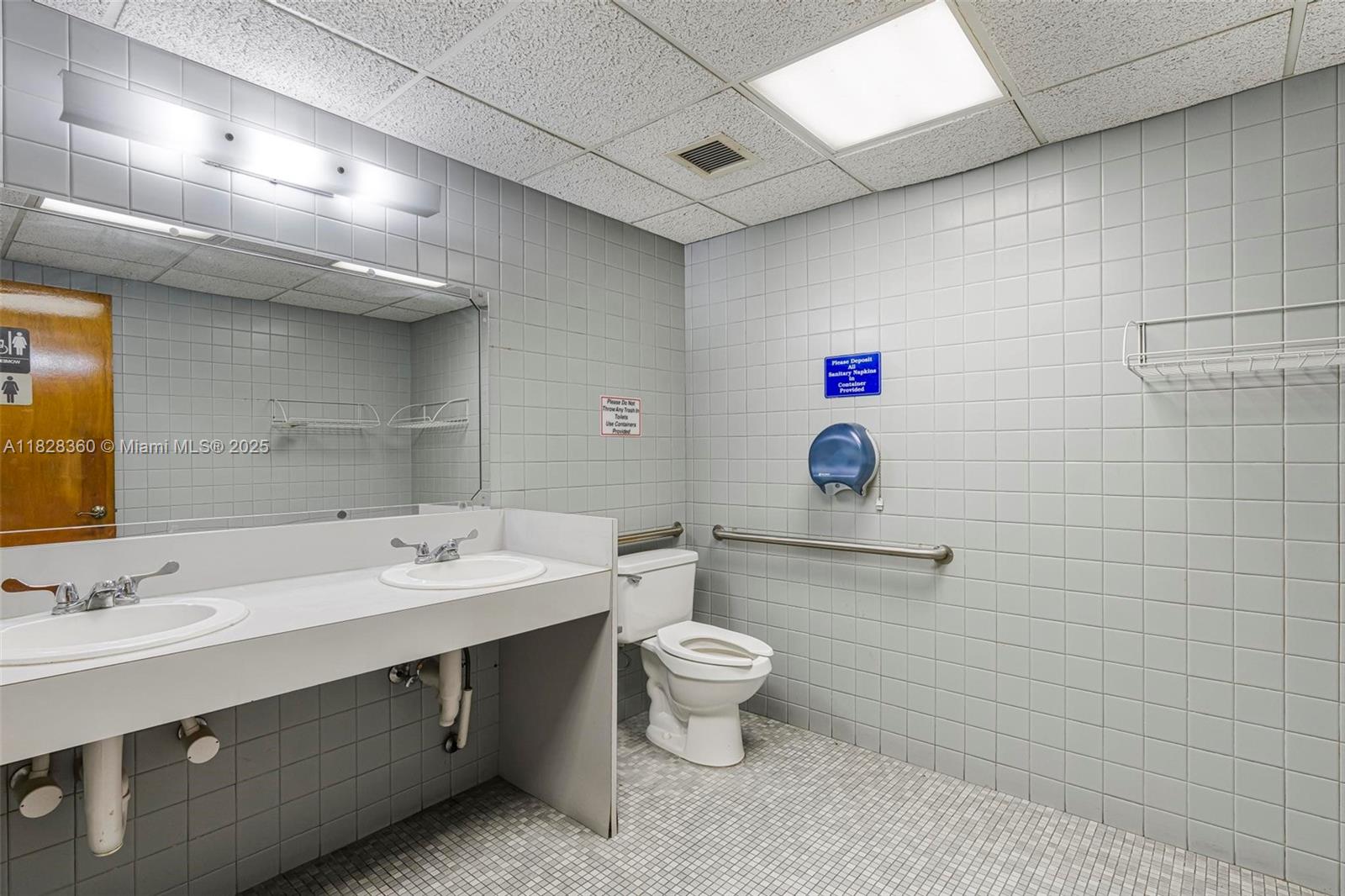 1750 Ne 8th St Property Photo 30