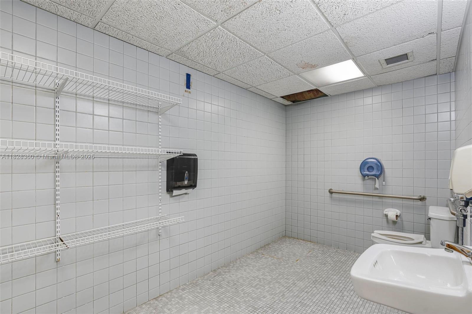 1750 Ne 8th St Property Photo 31