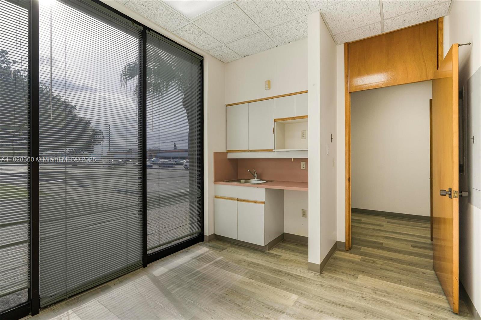 1750 Ne 8th St Property Photo 32