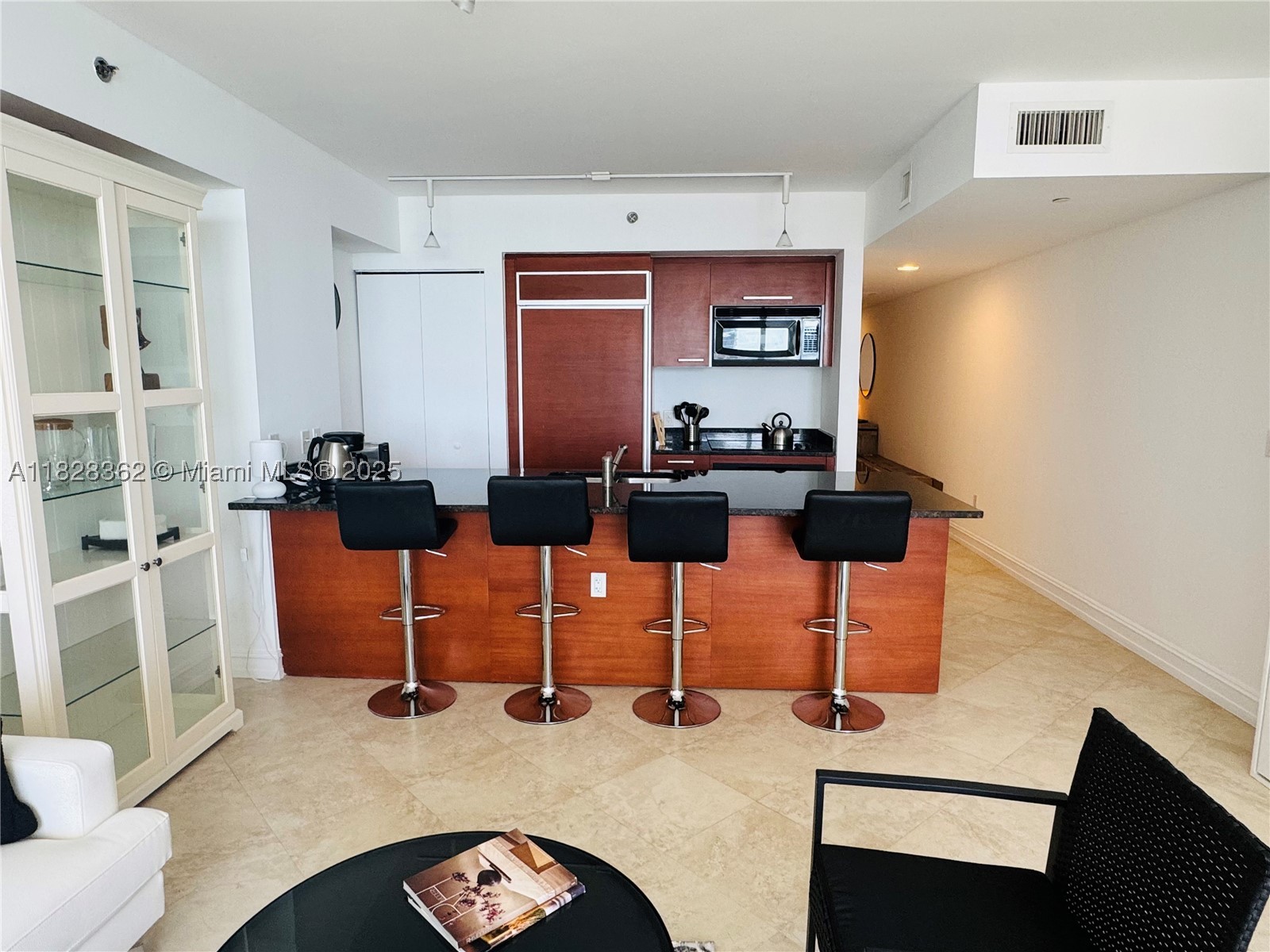 A11828362 Property Photo 9