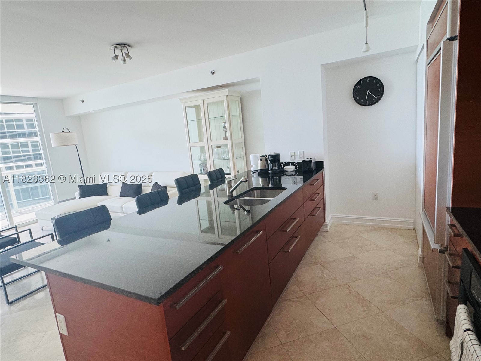 A11828362 Property Photo 12