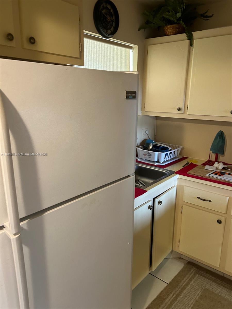 2800 W Sunrise Lakes Dr 104 Property Photo 6