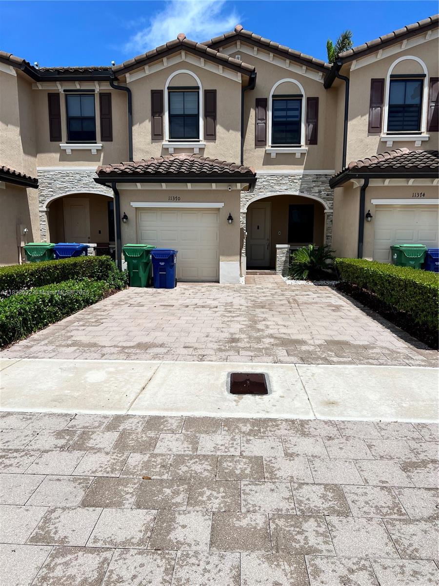 11370 SW 254th Ter 11370 Property Photo 1