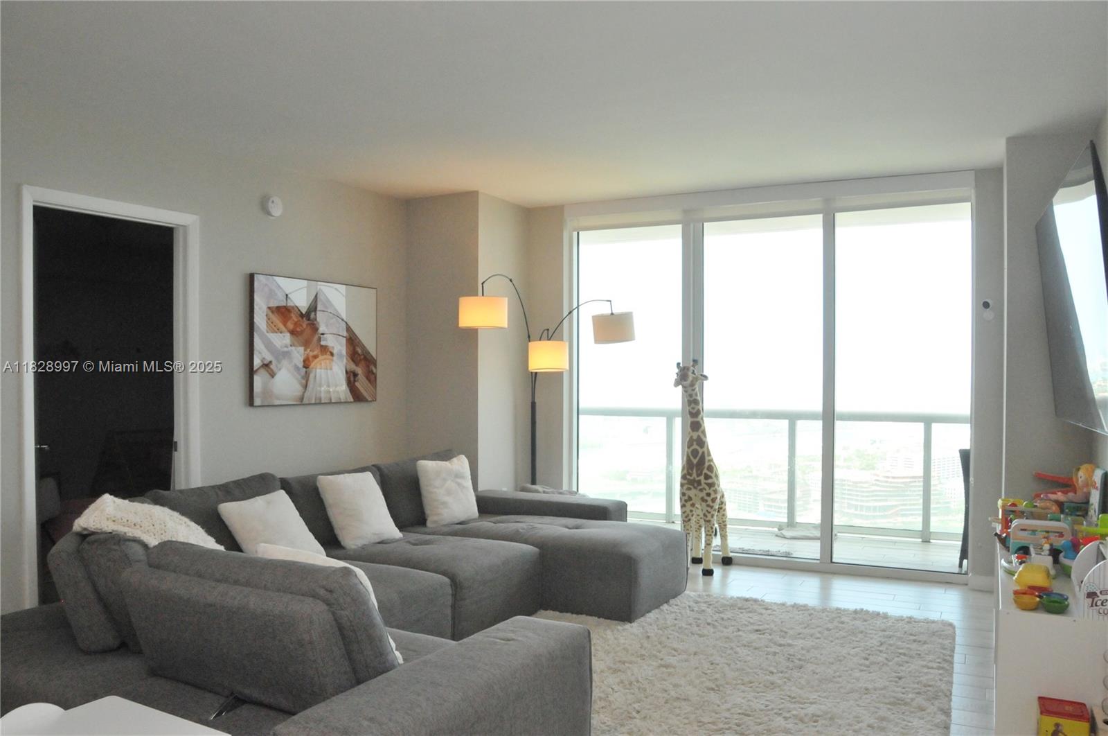 50 Biscayne Blvd 4706 Property Photo 1