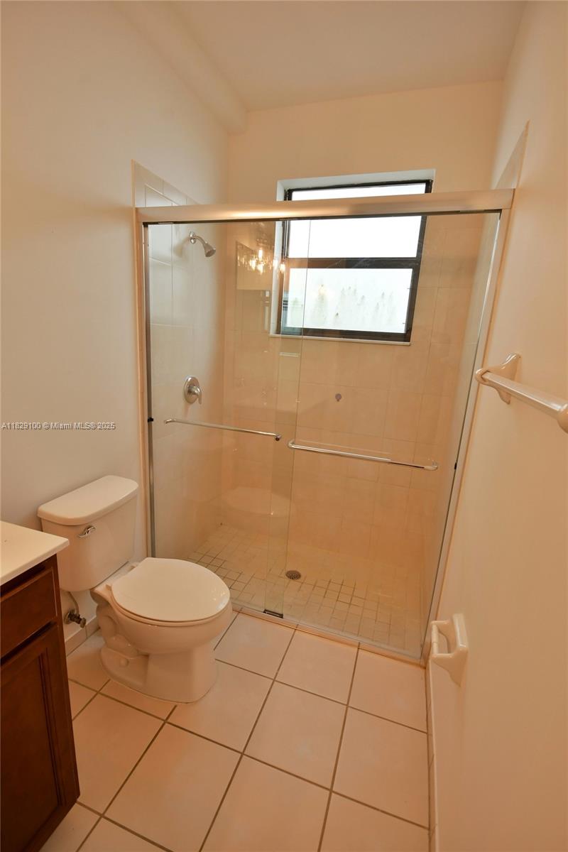 738 Se 37th Pl Property Photo 7