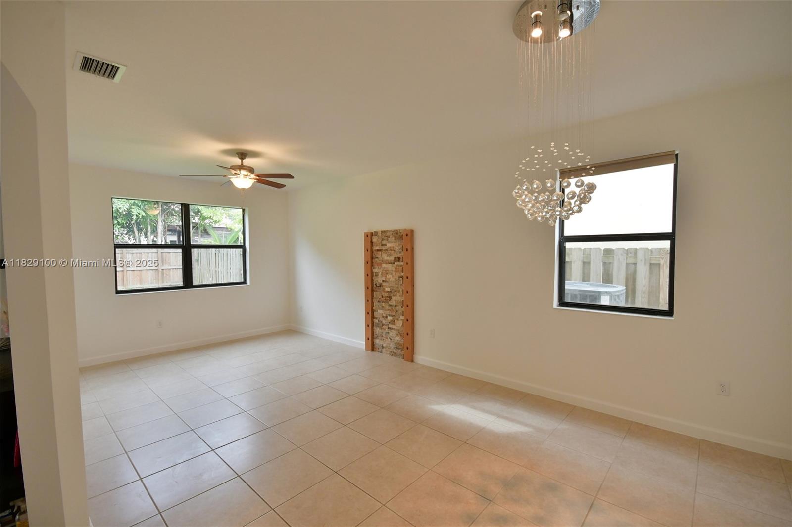 738 Se 37th Pl Property Photo 10