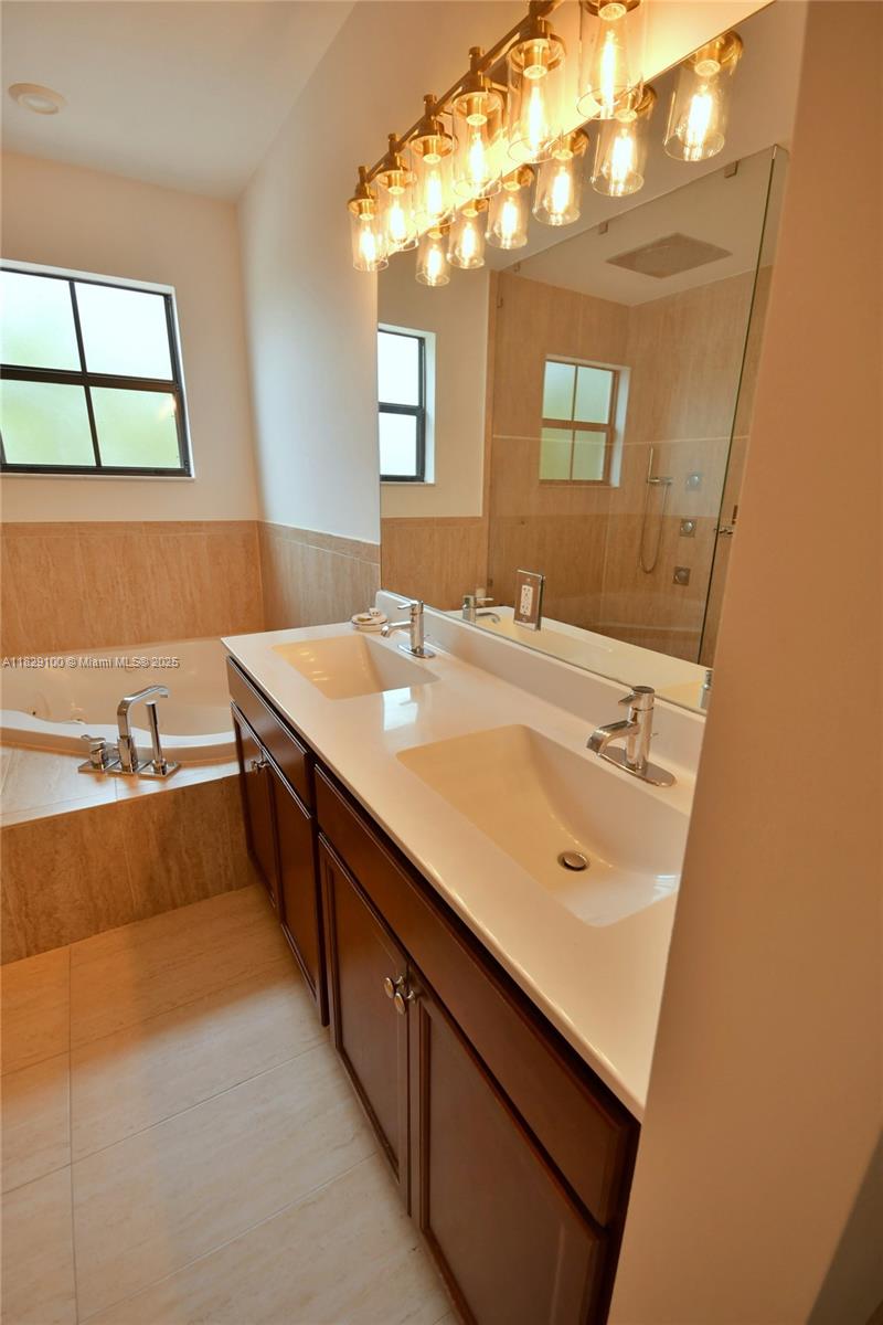 738 Se 37th Pl Property Photo 32