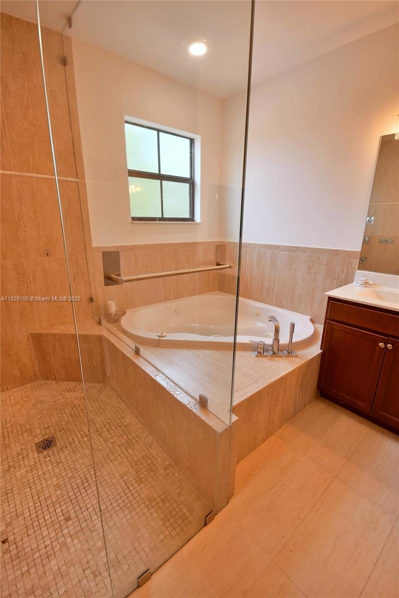 738 Se 37th Pl Property Photo 33