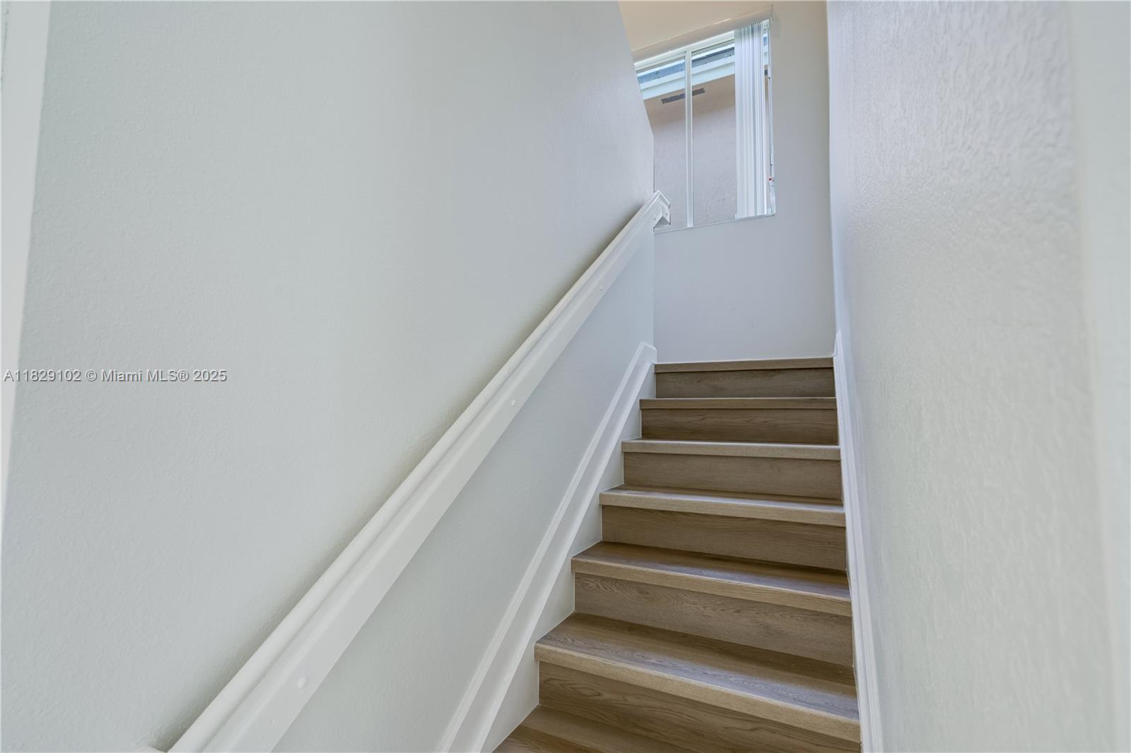 383 Ne 34th Ter 383 Property Photo 17