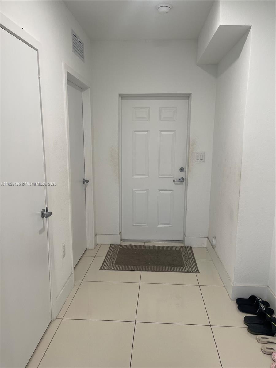 254 Nw 11th Ct Property Photo 3