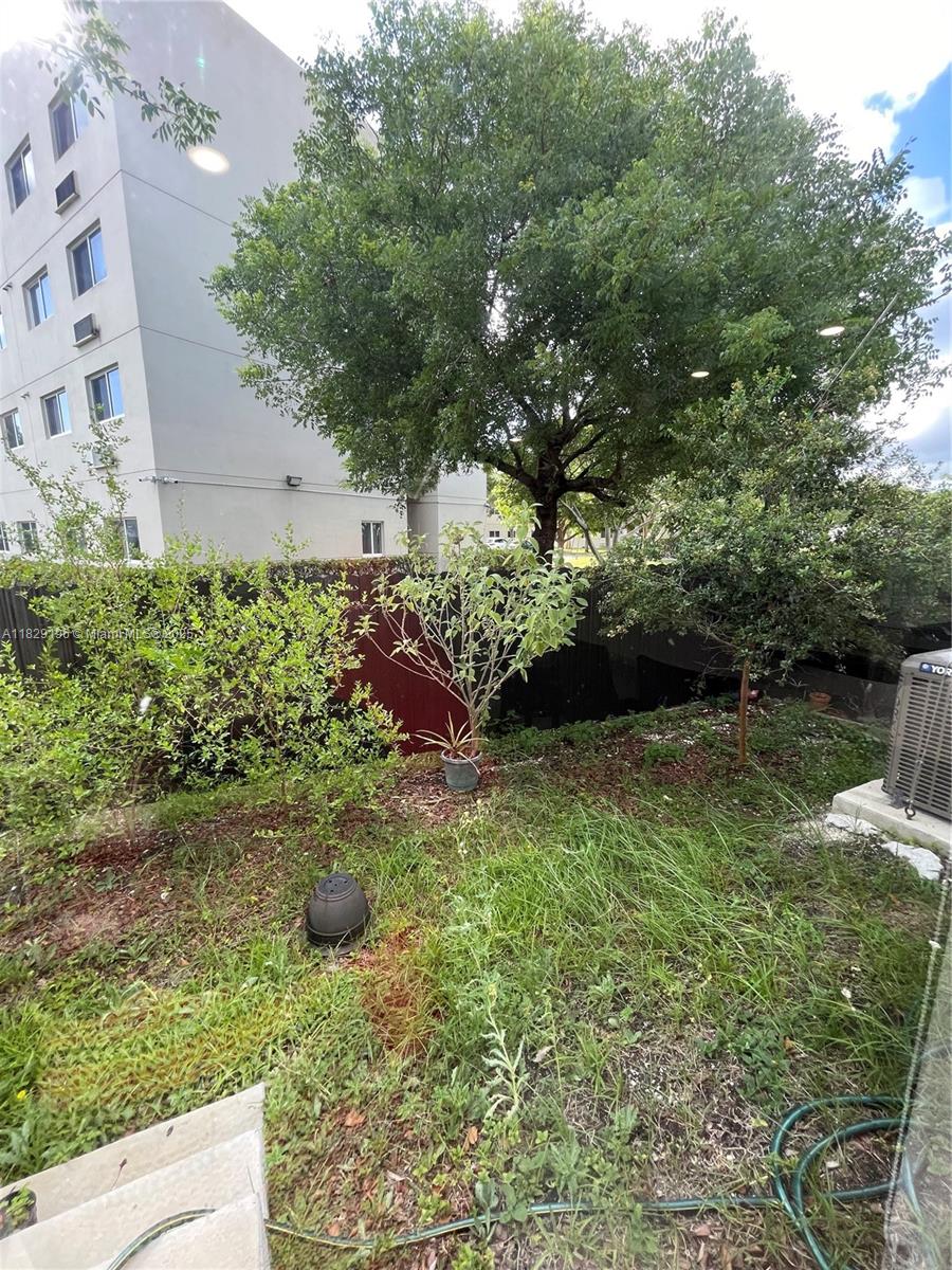 254 Nw 11th Ct Property Photo 10